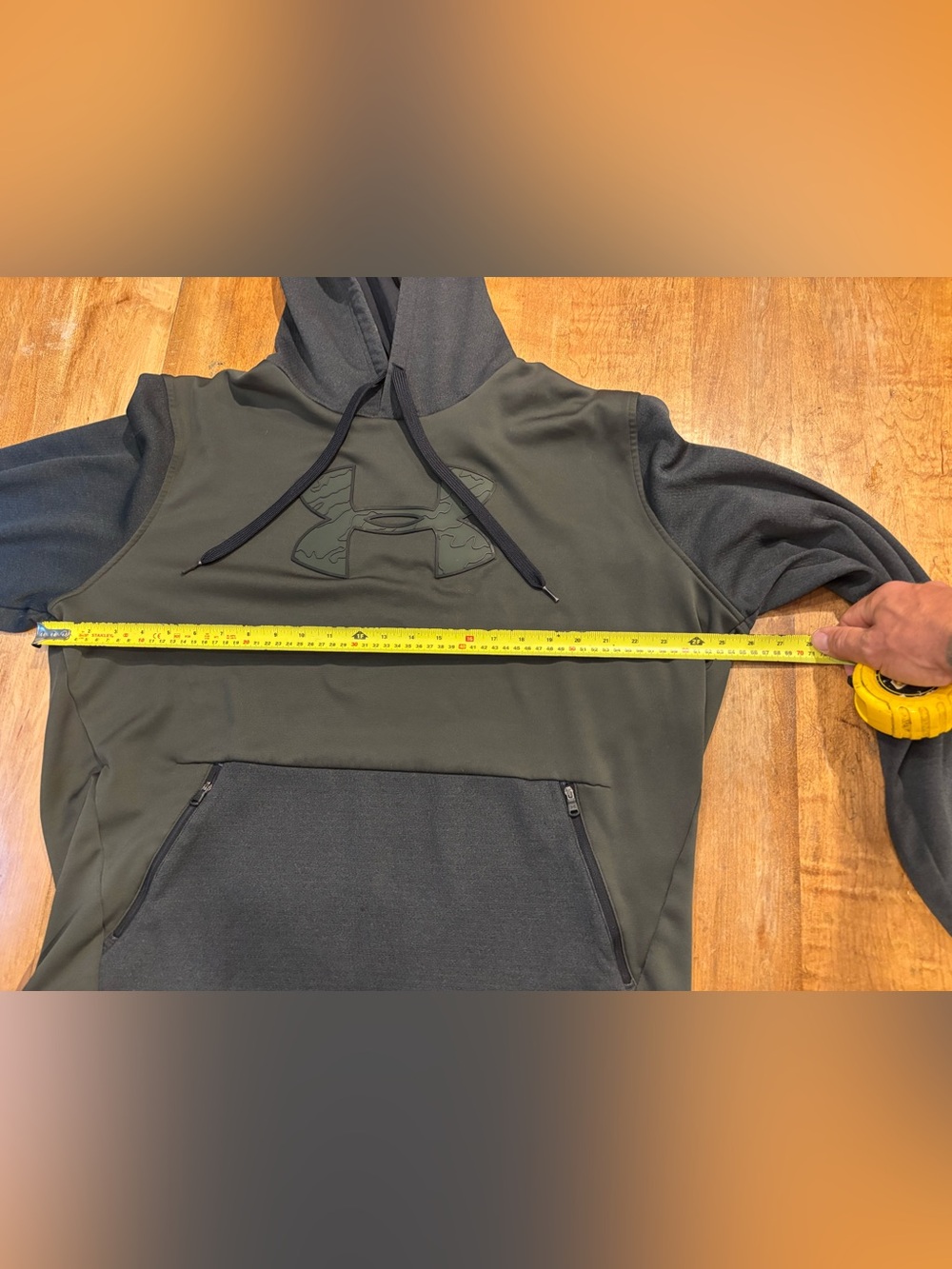Under Armour Olive Green and Black Hooded Performance Pullover - Picture 3 of 6